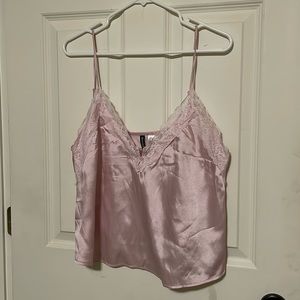 pretty silk/satin top💕🩷🌸